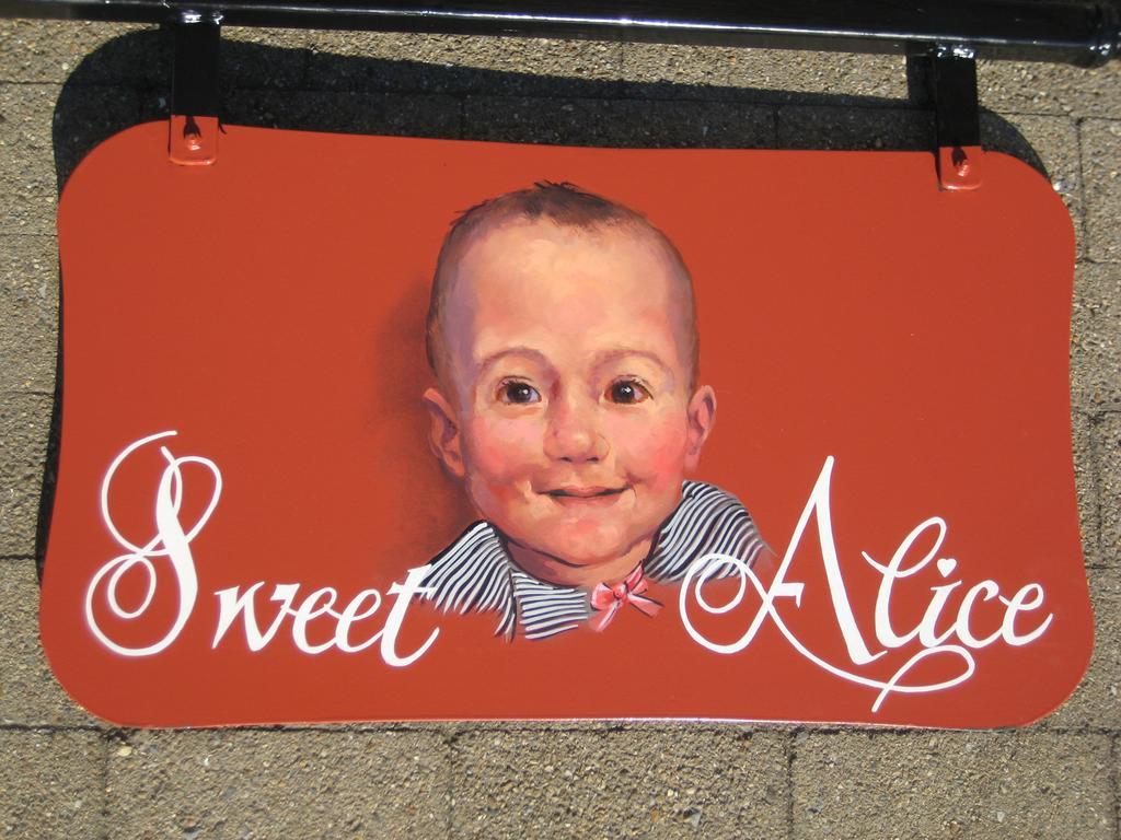 איפר Sweet Alice Holiday Home חדר תמונה